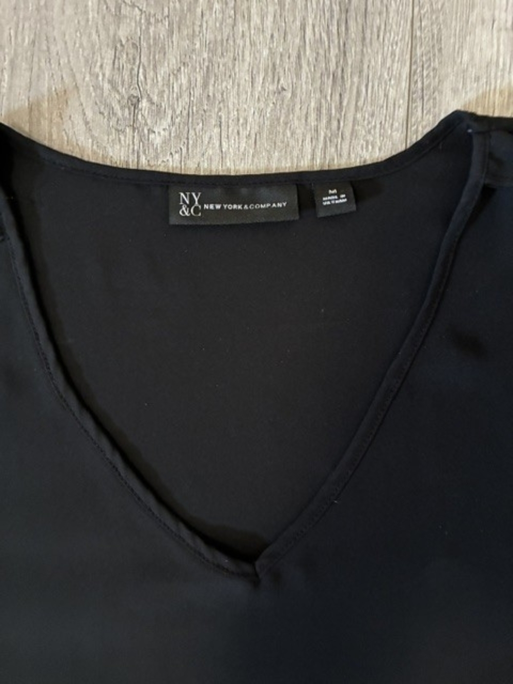 New York & Company Black Ruffle Sleeve V-neck Blouse M - Picture 4 of 5
